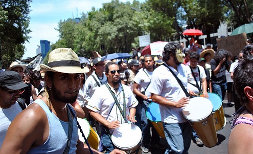 Miles protestan en México en contra de resultados electorales y Televisa